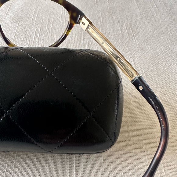 Chanel Frame and case - Picture 7 of 13